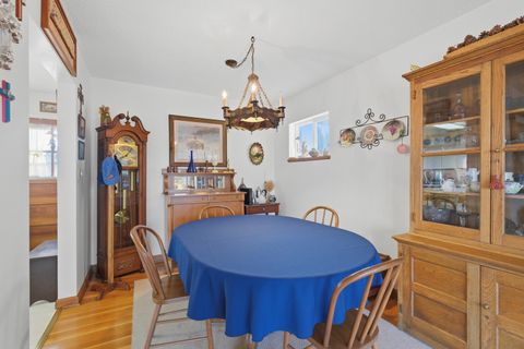 Tiny photo for 731 N Gibbons Avenue, Arlington Heights, IL 60004 (MLS # 12590160)