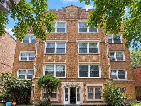 Photo of 8012 S Essex Avenue #3S, Chicago, IL 60617 (MLS # 12776427)