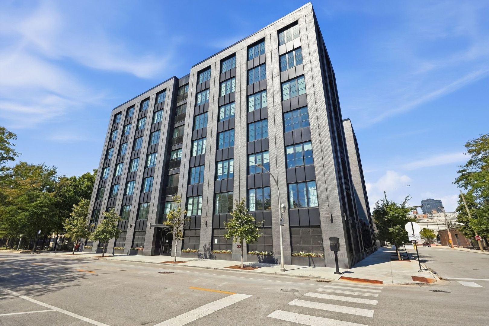 1400 W Monroe Street 2B