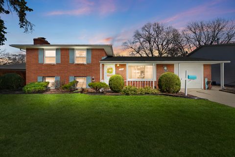 Photo of 17541 Maple Avenue, Lansing, IL 60438 (MLS # 12573761)