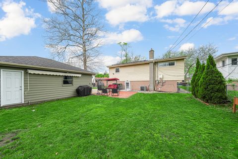 Tiny photo for 9447 Overhill Avenue, Morton Grove, IL 60053 (MLS # 12631998)