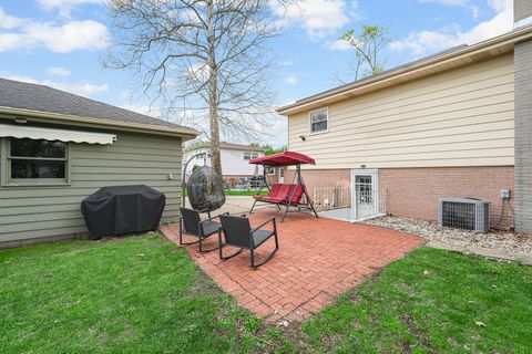 Tiny photo for 9447 Overhill Avenue, Morton Grove, IL 60053 (MLS # 12631998)
