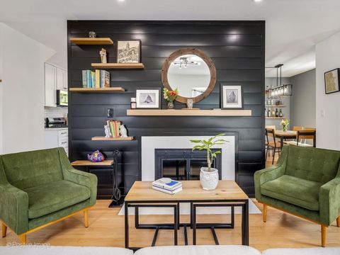 Tiny photo for 525 N Stone Avenue, La Grange Park, IL 60526 (MLS # 12622664)