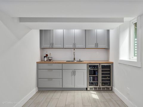 Tiny photo for 525 N Stone Avenue, La Grange Park, IL 60526 (MLS # 12622664)