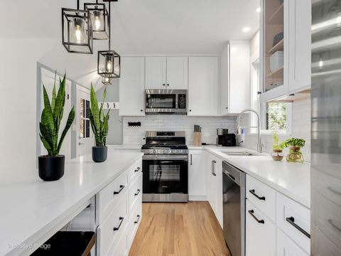 Tiny photo for 525 N Stone Avenue, La Grange Park, IL 60526 (MLS # 12622664)