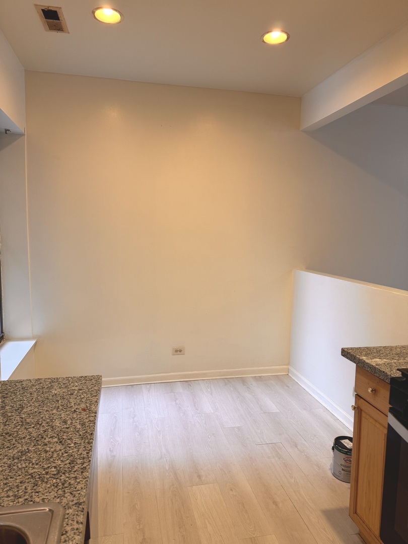 4615 S Michigan Avenue 2S