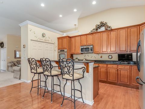 Tiny photo for 2805 Bond Circle #2805, Naperville, IL 60563 (MLS # 12588581)
