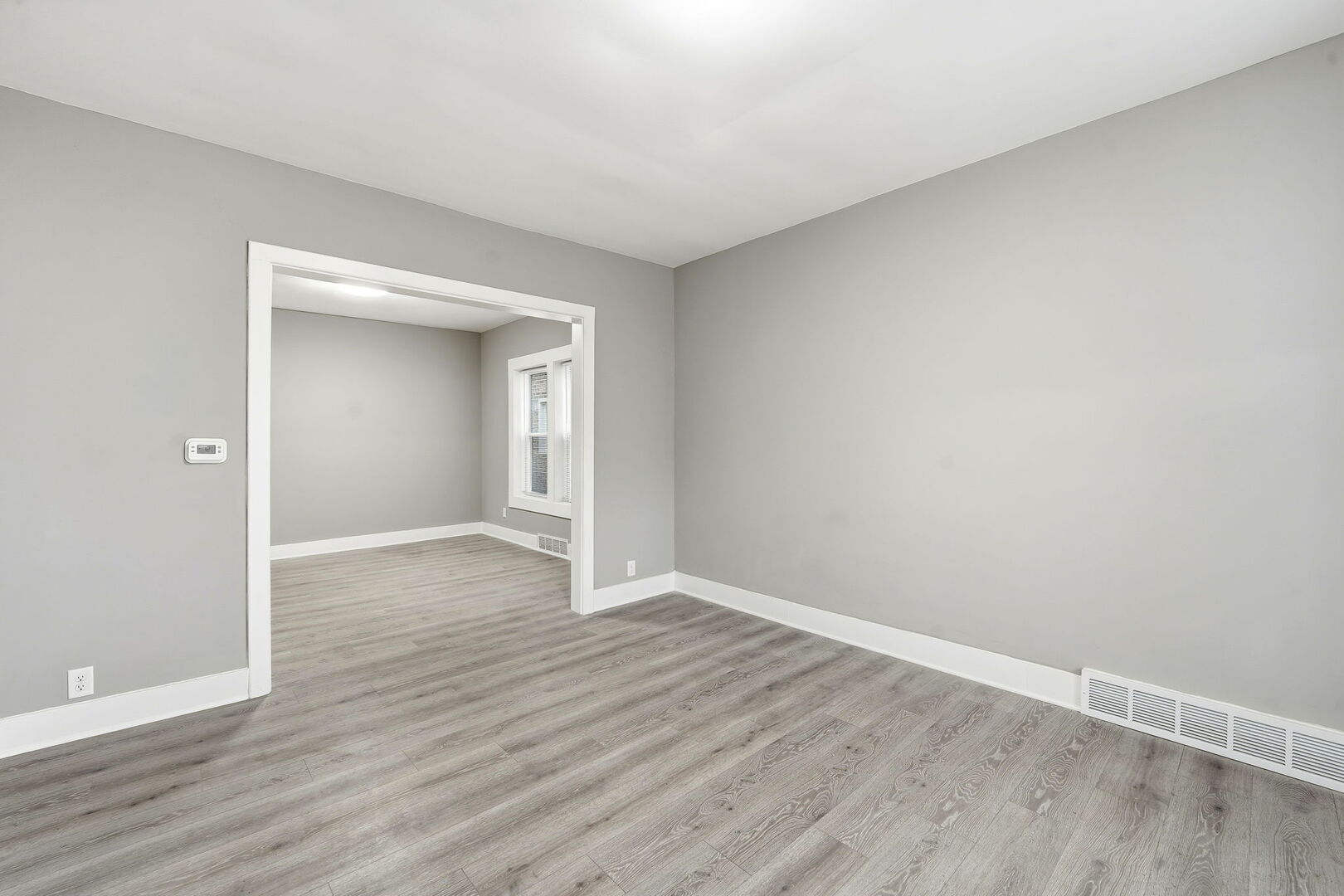 1217 N Harding Avenue