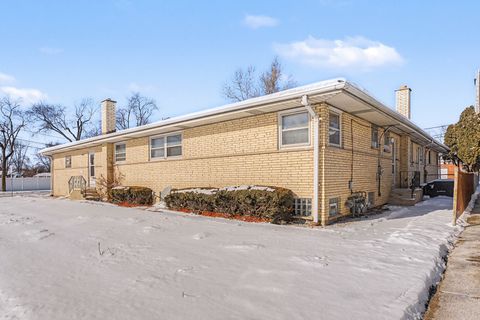 Tiny photo for Westchester, IL 60154 (MLS # 12552170)