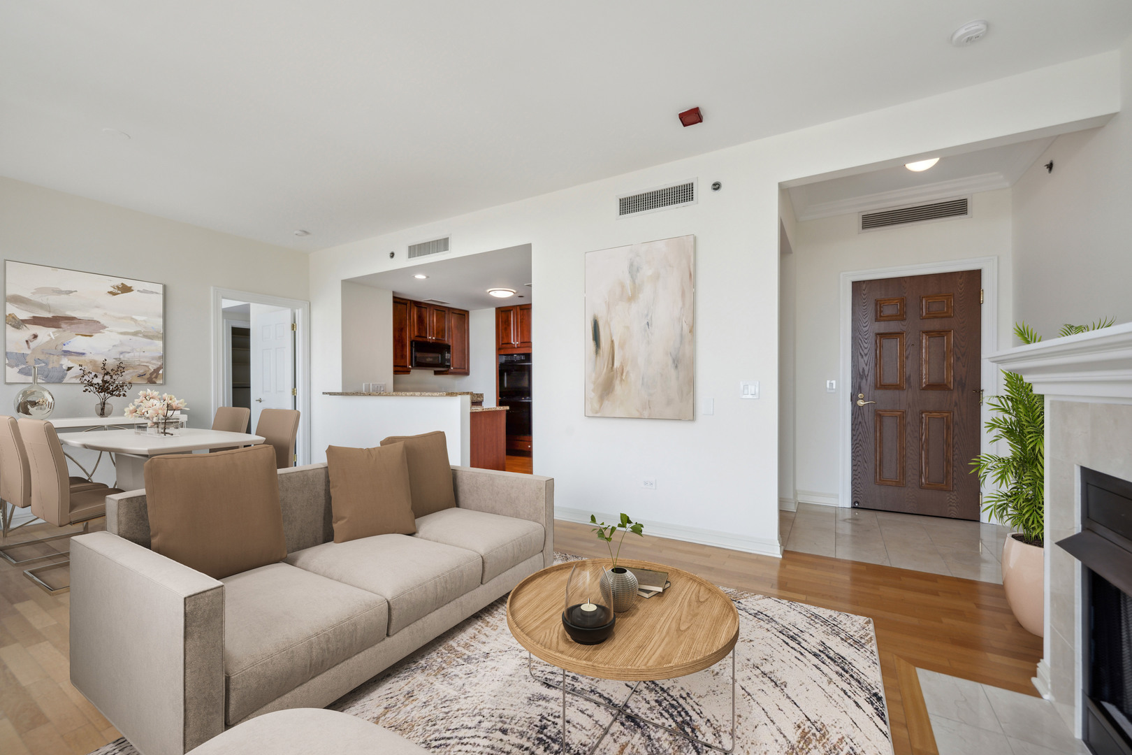 21 E Huron Street 3801