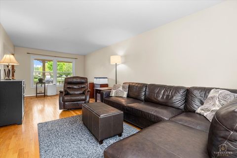 Tiny photo for 705 Gregor Lane, Wheeling, IL 60090 (MLS # 12630052)