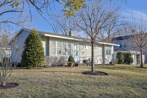 Tiny photo for 1501 Pawnee Road, Carpentersville, IL 60110 (MLS # 12550318)