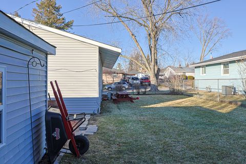 Tiny photo for 1501 Pawnee Road, Carpentersville, IL 60110 (MLS # 12550318)