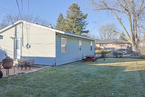 Tiny photo for 1501 Pawnee Road, Carpentersville, IL 60110 (MLS # 12550318)