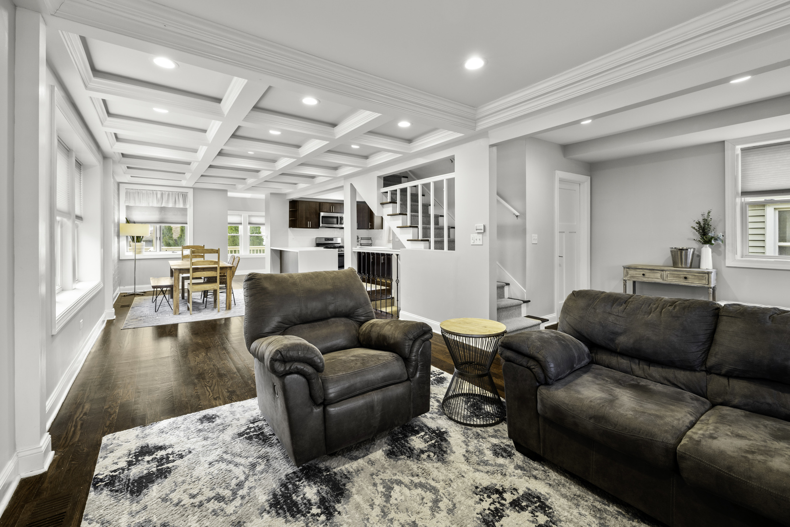 5422 N Natoma Avenue