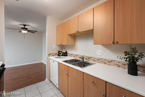 Tiny photo for 13A Kingery Quarter #203, Willowbrook, IL 60527 (MLS # 12770644)