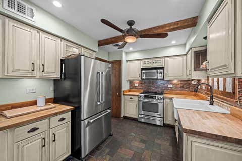 Tiny photo for 1216 E Mayfair Road, Arlington Heights, IL 60004 (MLS # 12722387)