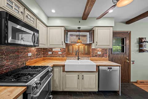 Tiny photo for 1216 E Mayfair Road, Arlington Heights, IL 60004 (MLS # 12722387)