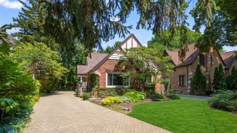 Photo of 1216 E Mayfair Road, Arlington Heights, IL 60004 (MLS # 12722387)