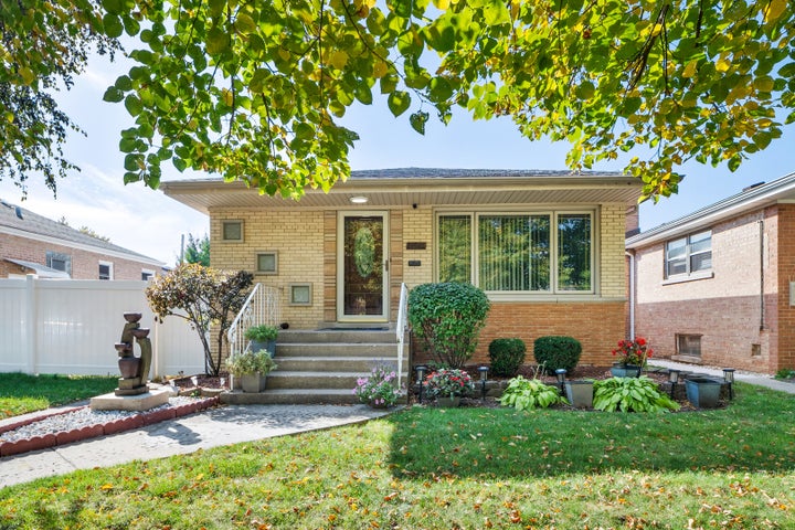 Photo 1 of 27 — 11246 S Whipple Street, Chicago, IL 60655