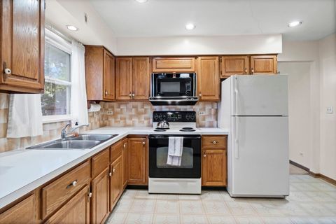 Tiny photo for 1194 Cedar Lane, Elk Grove Village, IL 60007 (MLS # 12485875)