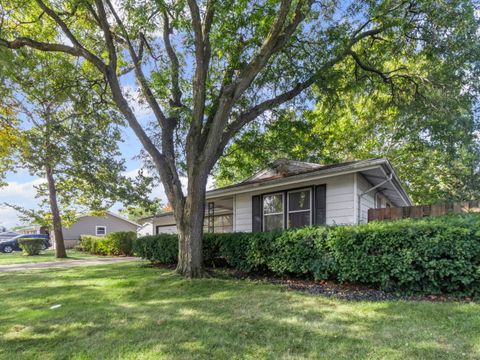 Tiny photo for 1194 Cedar Lane, Elk Grove Village, IL 60007 (MLS # 12485875)