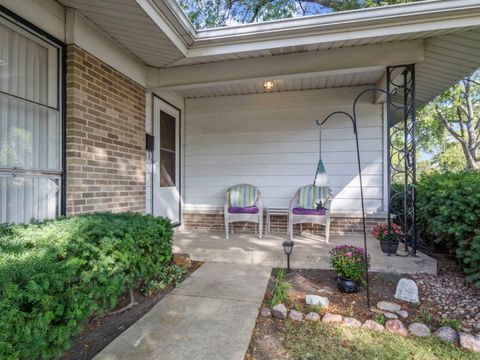 Tiny photo for 1194 Cedar Lane, Elk Grove Village, IL 60007 (MLS # 12485875)