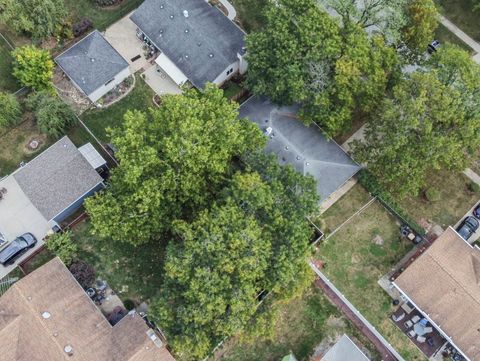 Tiny photo for 1194 Cedar Lane, Elk Grove Village, IL 60007 (MLS # 12485875)