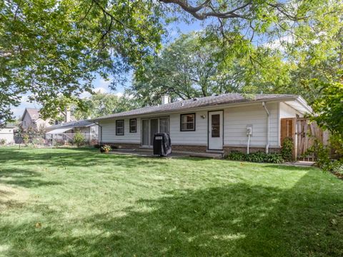 Tiny photo for 1194 Cedar Lane, Elk Grove Village, IL 60007 (MLS # 12485875)