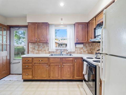 Tiny photo for 1194 Cedar Lane, Elk Grove Village, IL 60007 (MLS # 12485875)