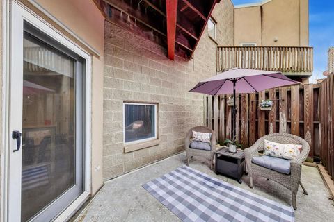 Tiny photo for 1962 W Lawrence Avenue #201, Chicago, IL 60640 (MLS # 12611456)