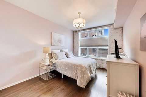Tiny photo for 1962 W Lawrence Avenue #201, Chicago, IL 60640 (MLS # 12611456)
