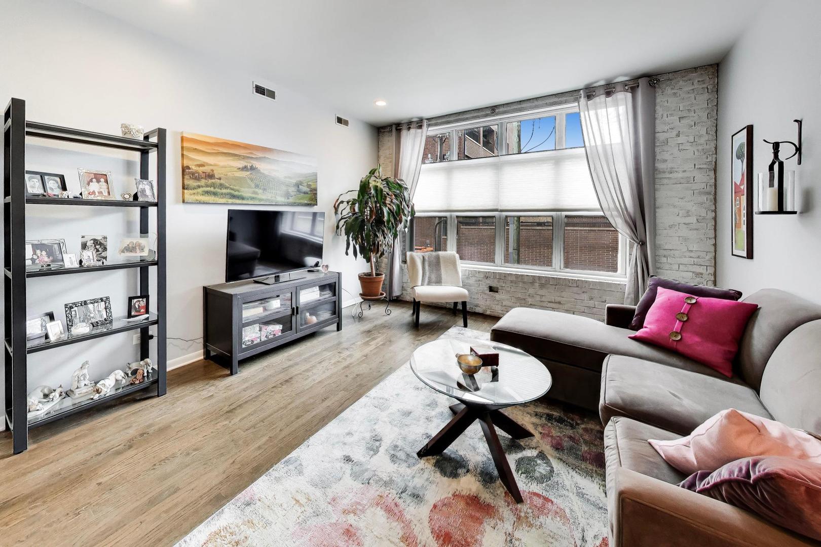 1962 W Lawrence Avenue 201