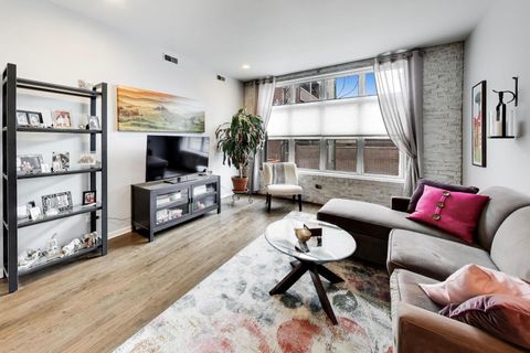 Tiny photo for 1962 W Lawrence Avenue #201, Chicago, IL 60640 (MLS # 12611456)
