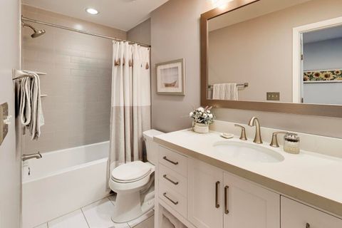 Tiny photo for 1962 W Lawrence Avenue #201, Chicago, IL 60640 (MLS # 12611456)