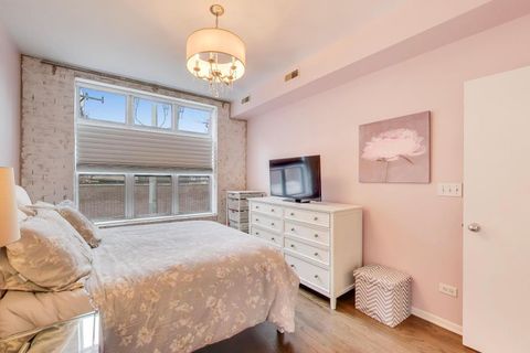 Tiny photo for 1962 W Lawrence Avenue #201, Chicago, IL 60640 (MLS # 12611456)