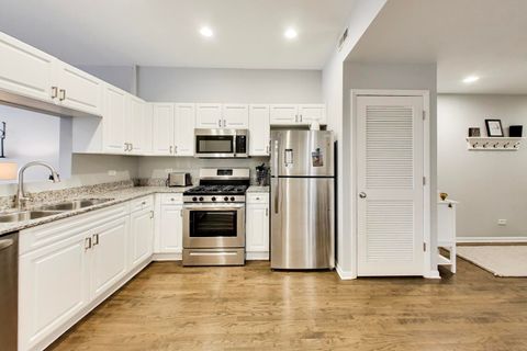 Tiny photo for 1962 W Lawrence Avenue #201, Chicago, IL 60640 (MLS # 12611456)