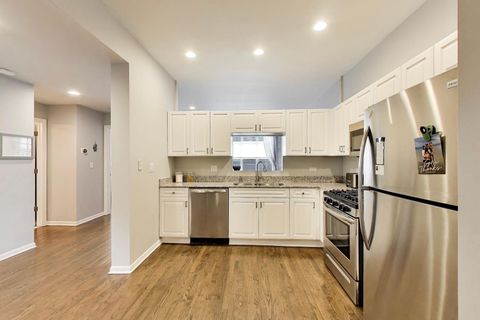 Tiny photo for 1962 W Lawrence Avenue #201, Chicago, IL 60640 (MLS # 12611456)