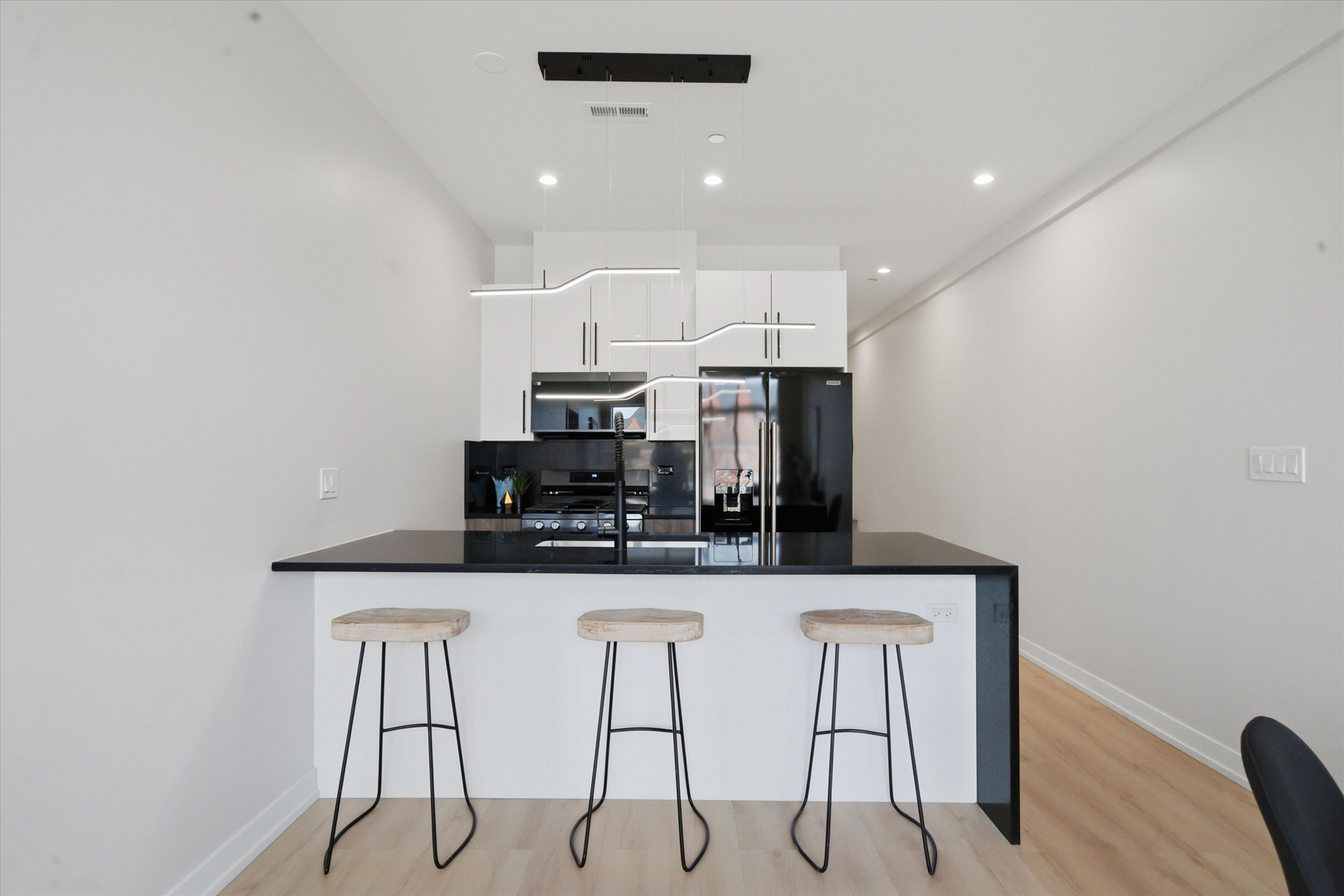 1355 N Western Avenue 3D