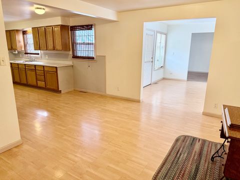 Tiny photo for 740 N Elmwood Drive, Aurora, IL 60506 (MLS # 12530127)