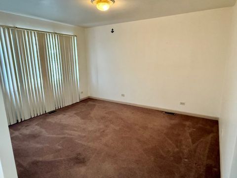 Tiny photo for 740 N Elmwood Drive, Aurora, IL 60506 (MLS # 12530127)