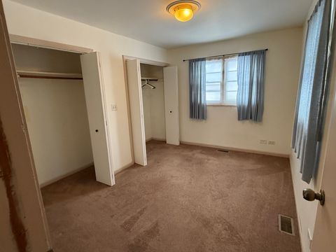 Tiny photo for 740 N Elmwood Drive, Aurora, IL 60506 (MLS # 12530127)