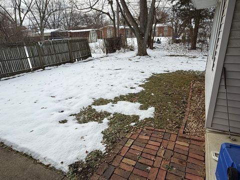 Tiny photo for 740 N Elmwood Drive, Aurora, IL 60506 (MLS # 12530127)