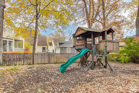 Tiny photo for 560 Drexel Avenue, Glencoe, IL 60022 (MLS # 12521746)