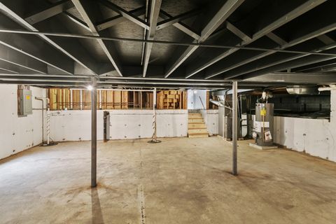 Tiny photo for 4951 Crest Court, Country Club Hills, IL 60478 (MLS # 12578626)