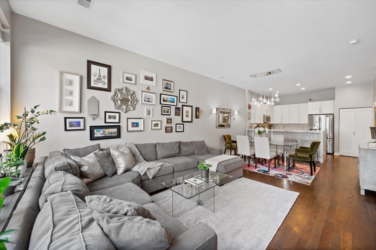 930 N Howe Street 930