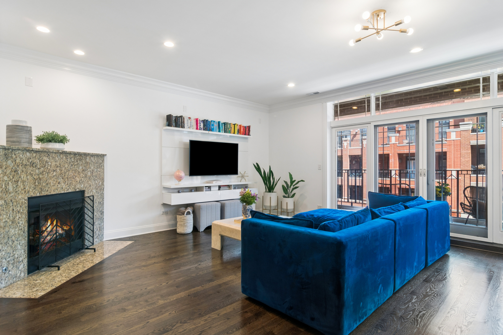 1415 W Belmont Avenue 3