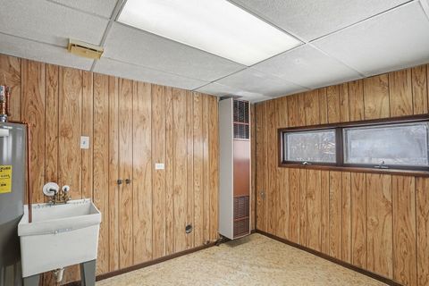 Tiny photo for 6520 W 82nd Street, Burbank, IL 60459 (MLS # 12549305)