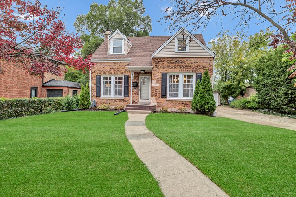 Photo for 298 Harvey Avenue, Des Plaines, IL 60016 (MLS # 12498048)