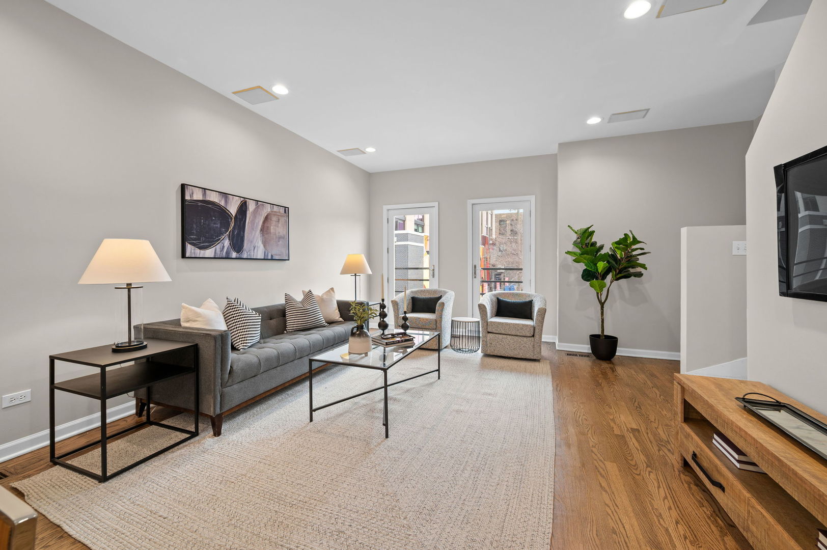 4633 N Winthrop Avenue